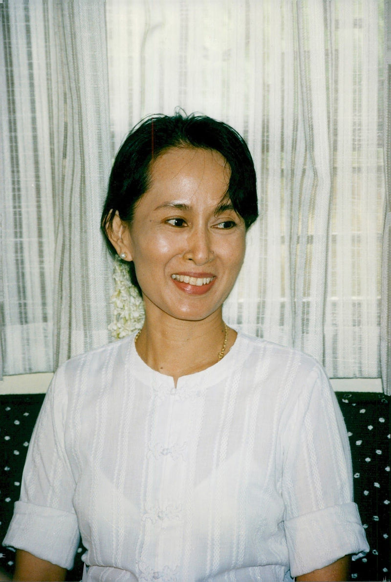 Politician Aung San Suu Kyi, Burma - Vintage Photograph