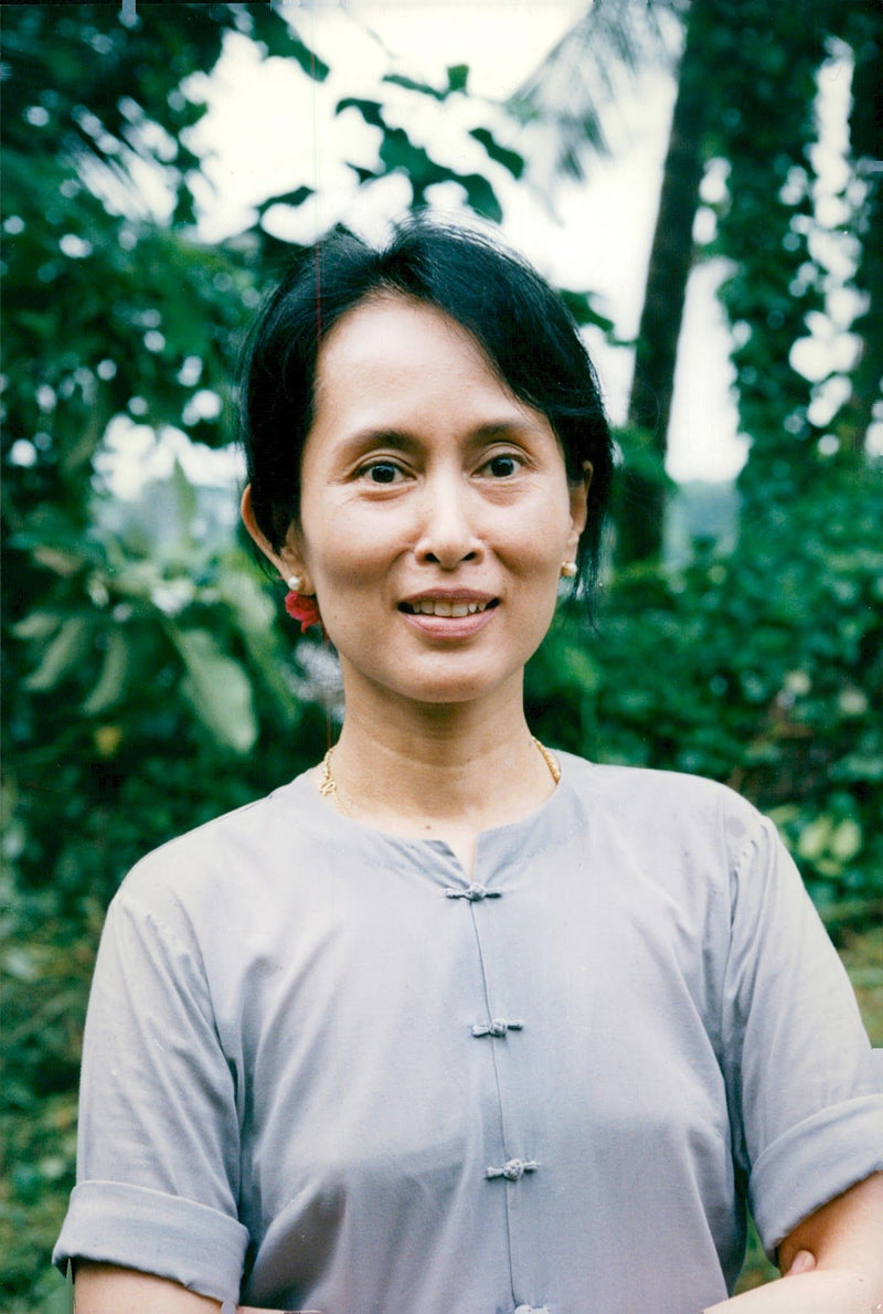 Politician Aung San Suu Kyi, Burma - Vintage Photograph