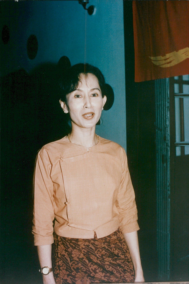 Politician Aung San Suu Kyi, Burma - Vintage Photograph