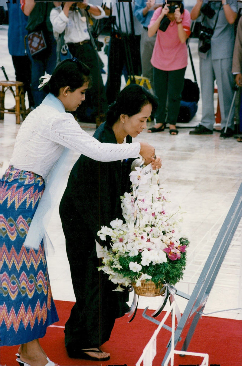 Politician Aung San Suu Kyi, Burma - Vintage Photograph