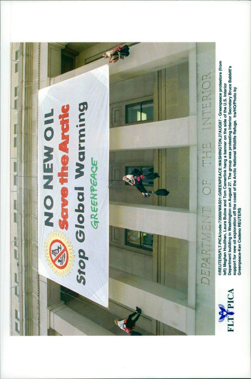 Greenpeace protests against exploitation of the coast at the Arctic Nature Reserve. - Vintage Photograph