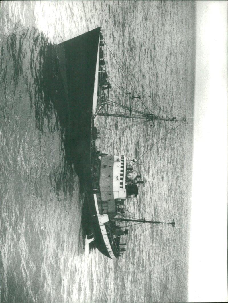 Piratskepp ut till havs - Vintage Photograph