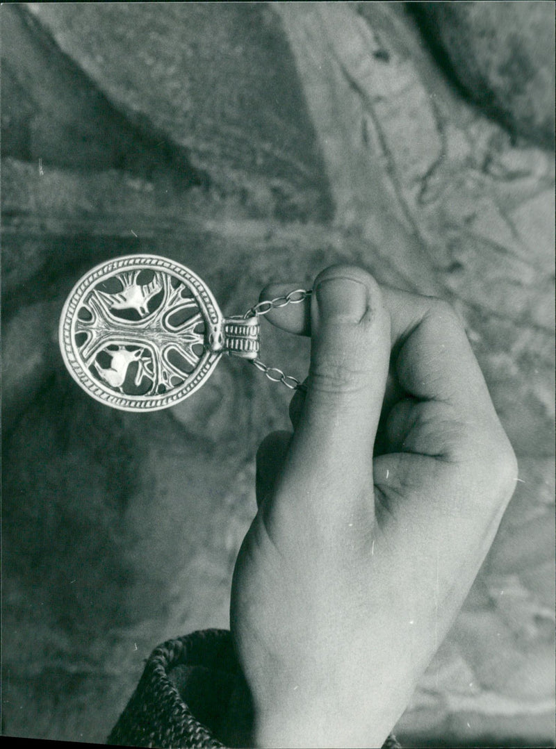 Asatron wins a new entry in Iceland. See the signature of the new teaching - Vintage Photograph