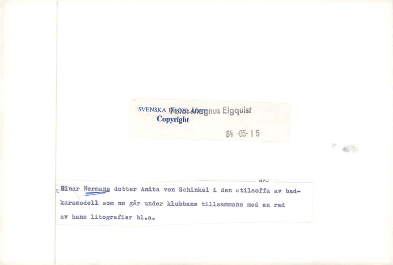 Artist Einar Nermans daughter Anita von Schinkel in the style sofa of bathing model auctioned together with his lithographs, among other things - Vintage Photograph