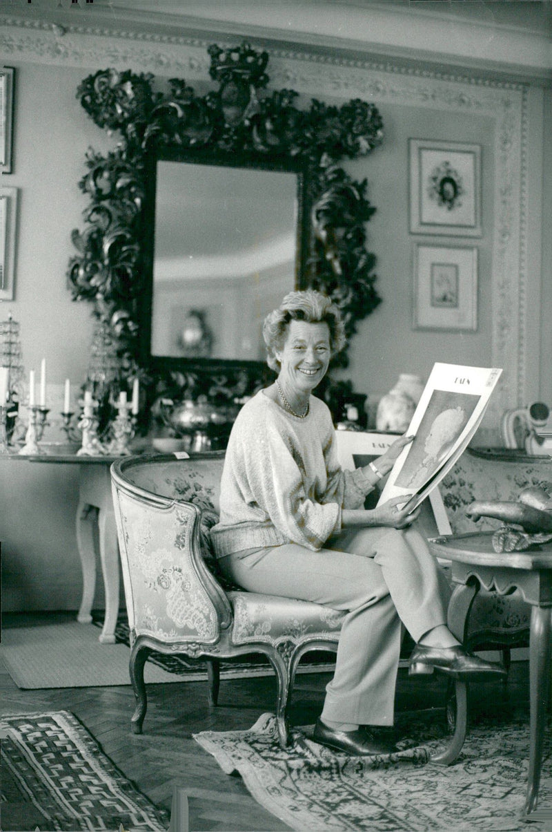Anita von Schinkel, the artist Einar Nermans daughter in his estate, to be auctioned - Vintage Photograph