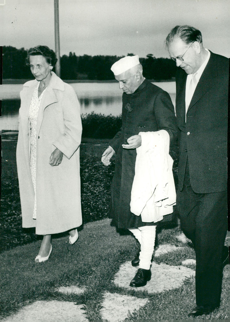 Indian politician Pandit Nehru - Vintage Photograph