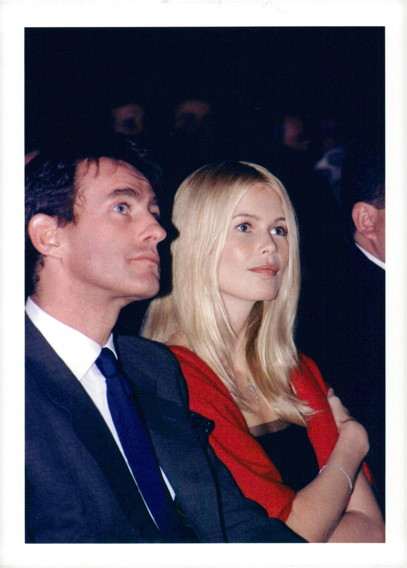 Claudia Schiffer and Tim Jeffries during a press conference after a furniture show - Vintage Photograph