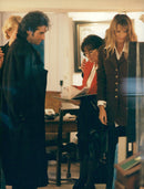 David Copperfield and Claudia Schiffer are looking at paintings in Paris - Vintage Photograph