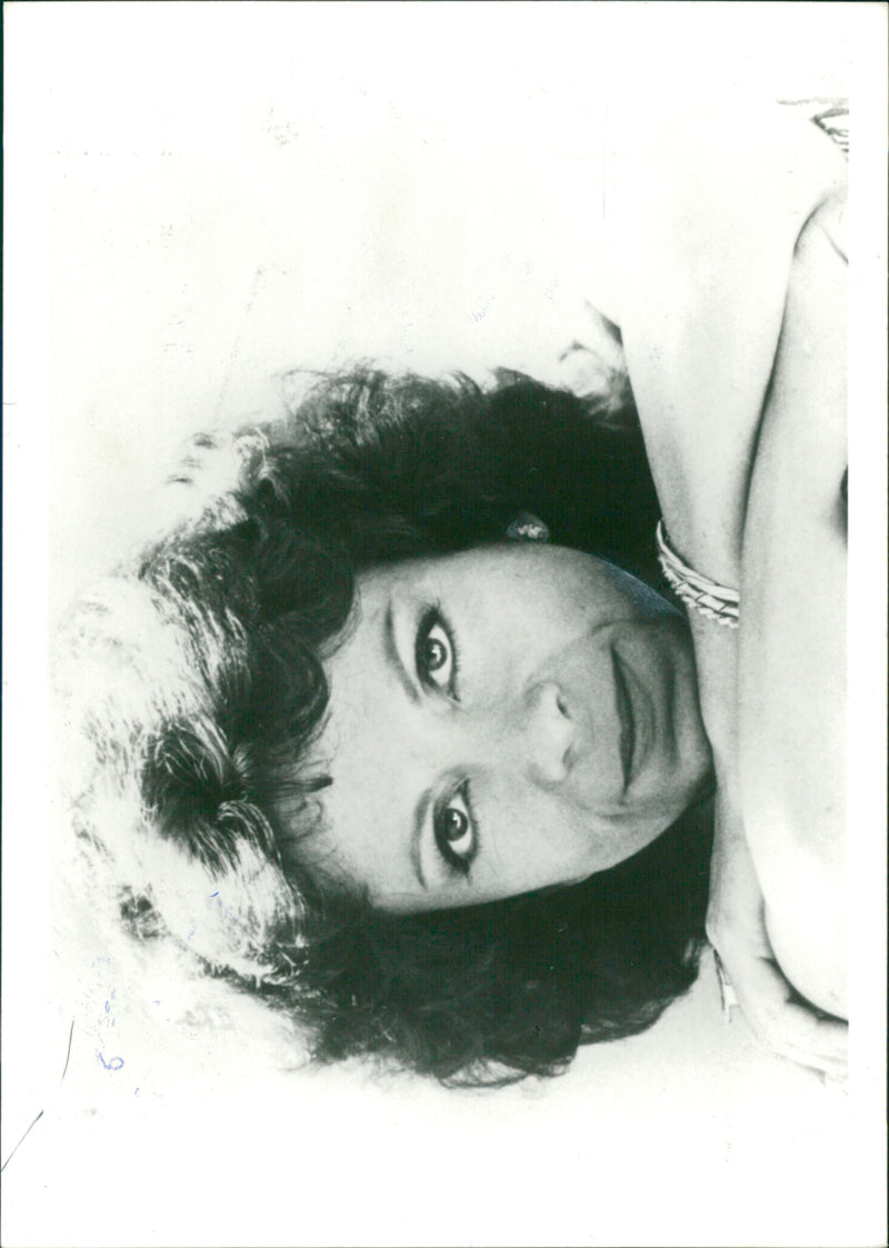 Isabel Allende. - Vintage Photograph