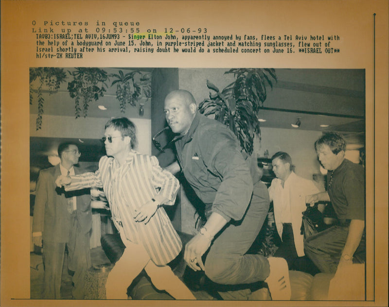 1993 CONCERT SONGWRITER JOHN SINGER - Vintage Photograph