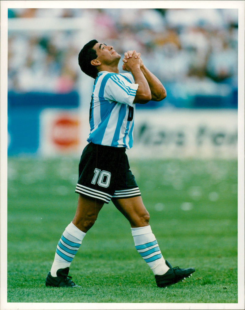 Diego Maradona. - Vintage Photograph