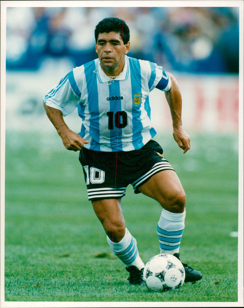 Diego Maradona. - Vintage Photograph