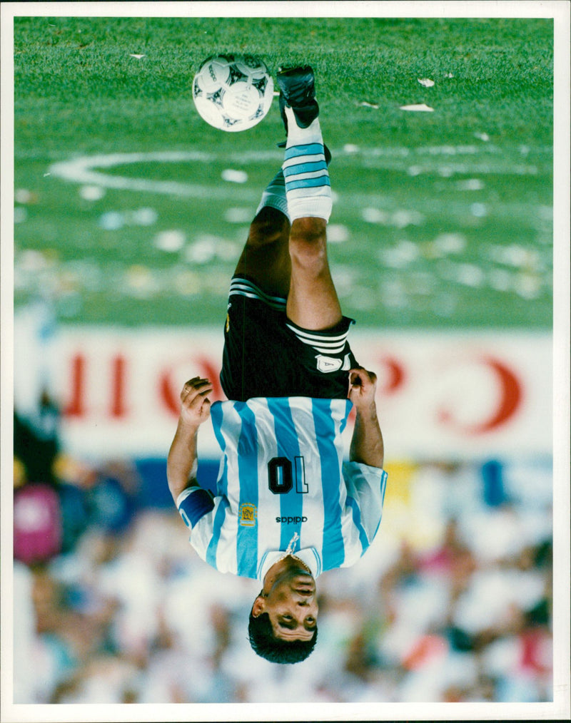 Diego Maradona. - Vintage Photograph