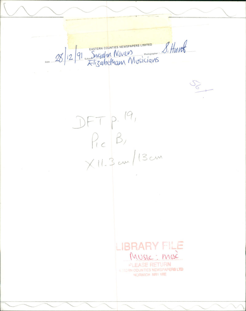 Swanton Noven, Elizabethan musicians. - Vintage Photograph