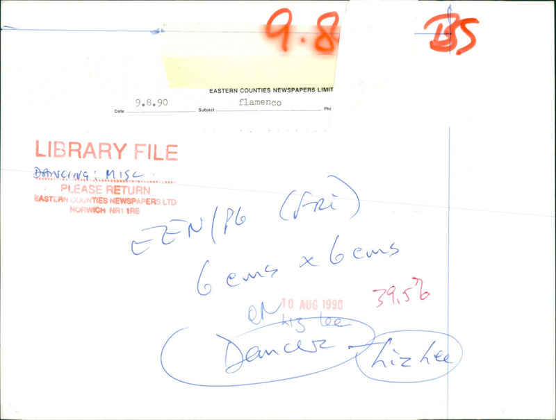 1990 DANCER MUSIC WELL - Vintage Photograph