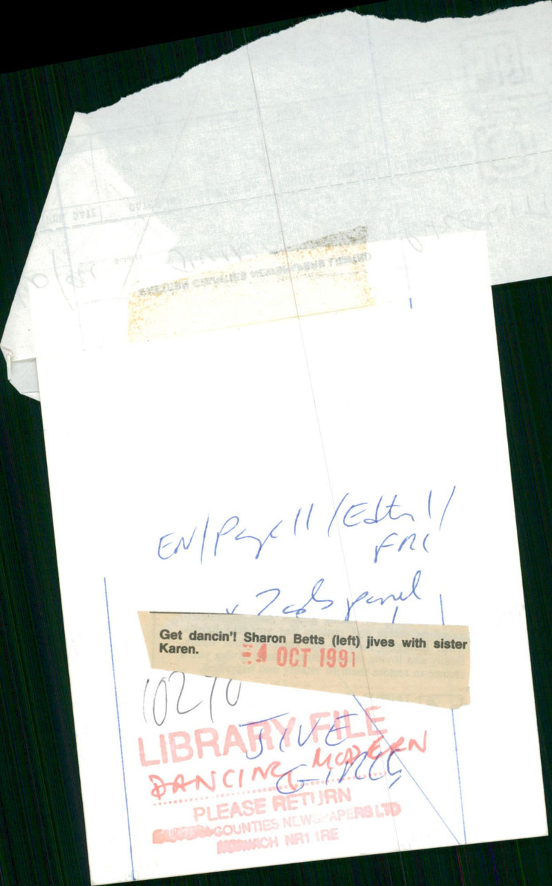 1997 TISWITT MUSIC WELL - Vintage Photograph