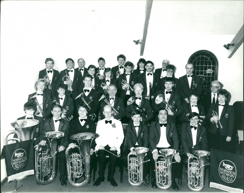 MUSIC INSTRUMENT- BAND - Vintage Photograph