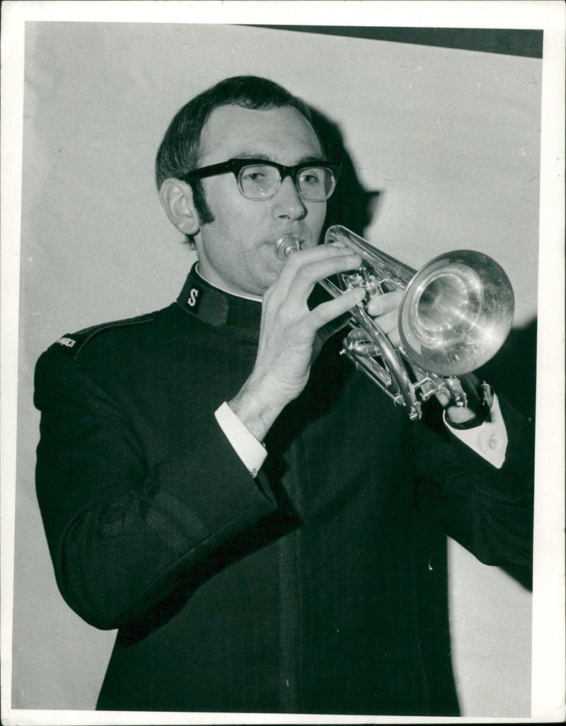 MUSIC INSTRUMENTS - Vintage Photograph
