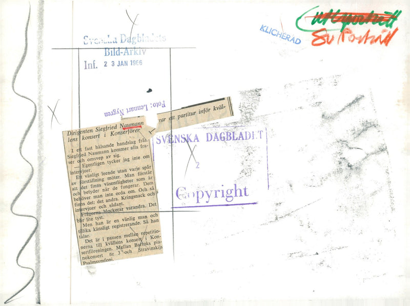 Siegfried Naumann dirigerar en konsert i Concert Association - Vintage Photograph