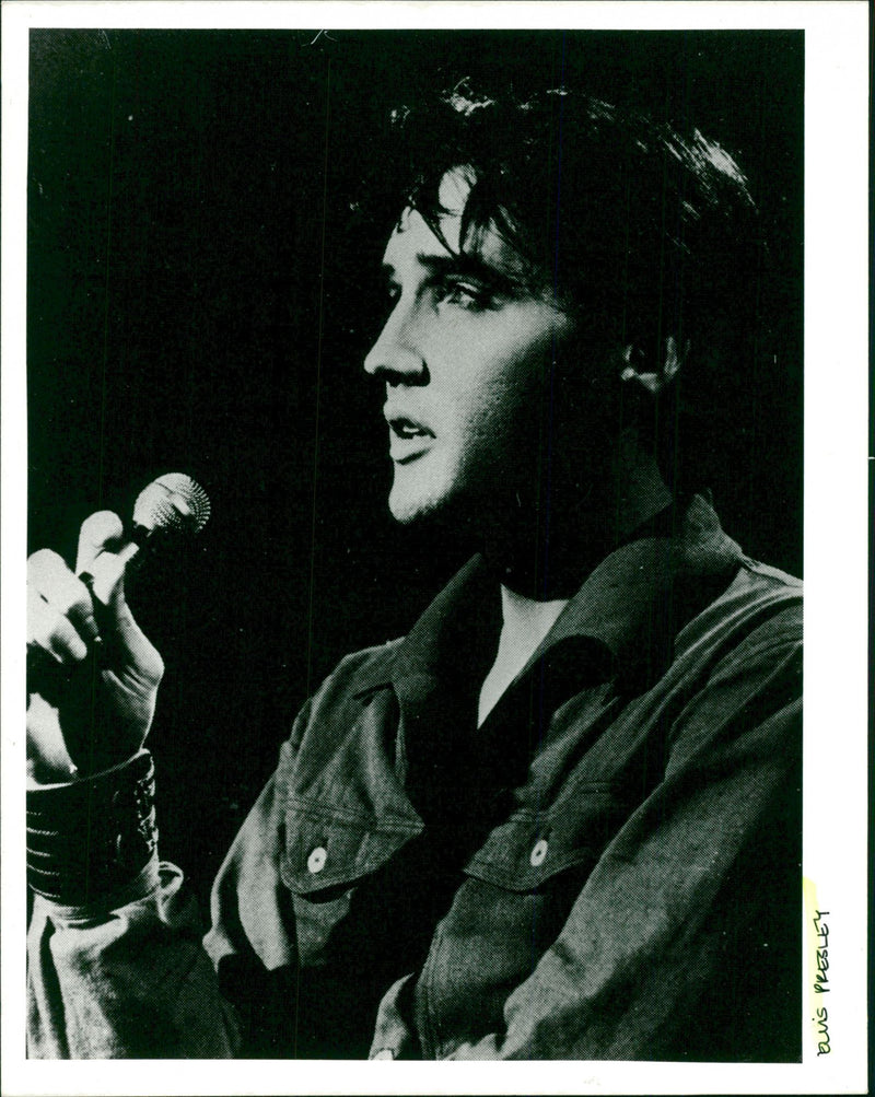 EiS PRESLEY
8.30 BBC 2 reg ISL
PRESLEY , ELVIS - Vintage Photograph