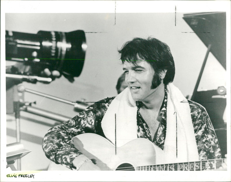 THETARE SI PRESTI ESLEY
Elvis 23 JAN , INECKEN
PRESLEY , ELVIS - Vintage Photograph