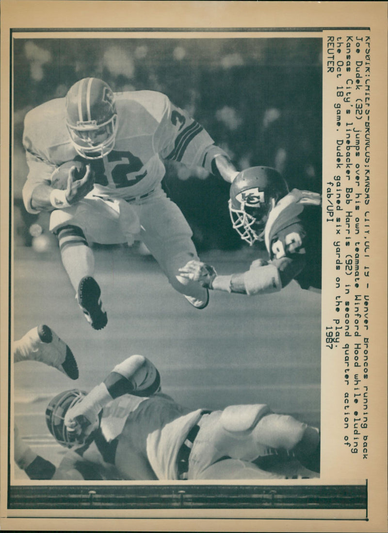 AMERICAN FOOTBALL SECOND - Vintage Photograph