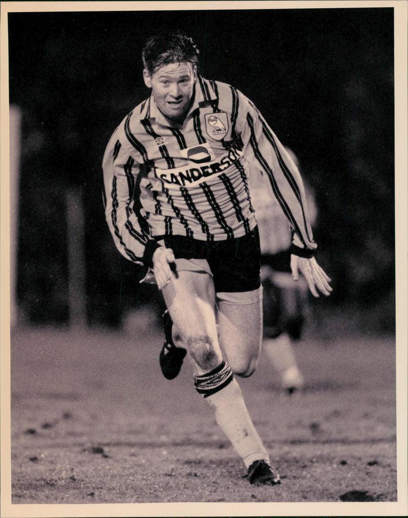 Chris Waddle. - Vintage Photograph