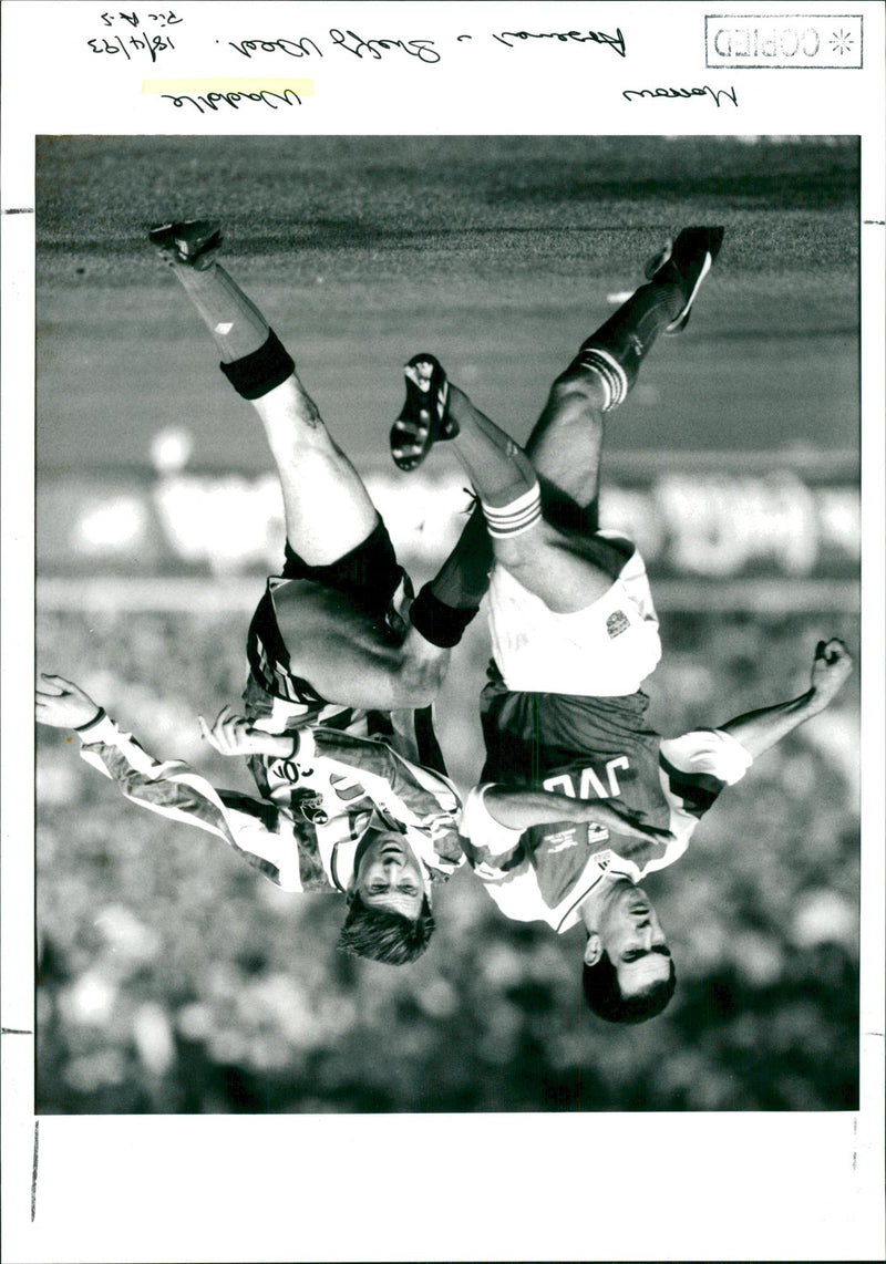 Chris Waddle. - Vintage Photograph