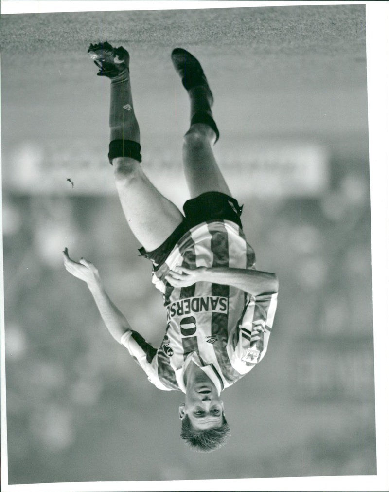 Chris Waddle. - Vintage Photograph