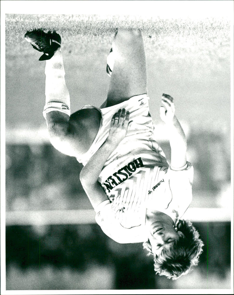 Chris Waddle. - Vintage Photograph