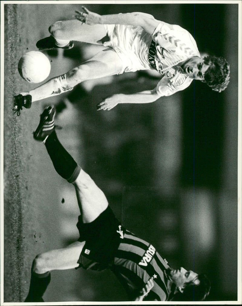 Chris Waddle. - Vintage Photograph