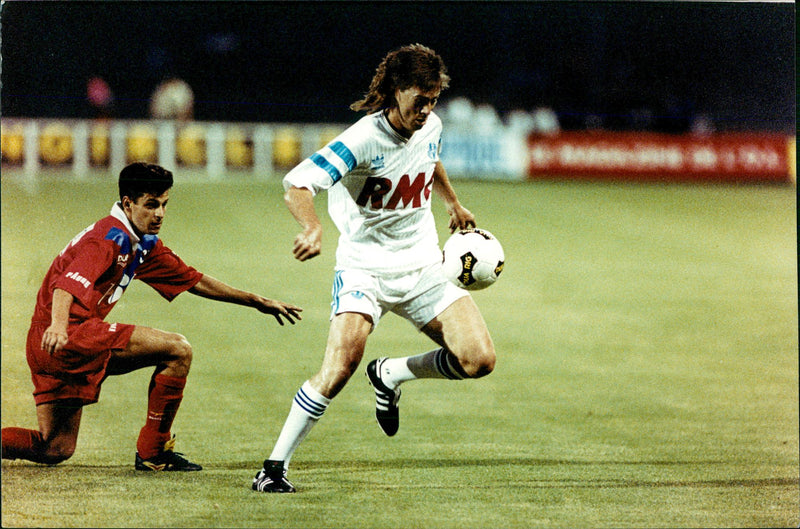 Chris Waddle. - Vintage Photograph