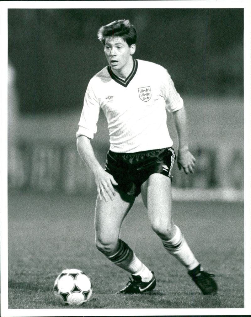 Chris Waddle. - Vintage Photograph