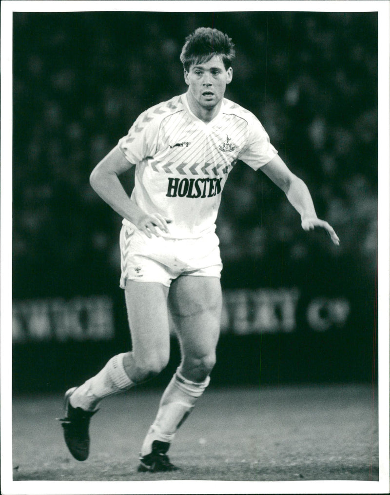 Chris Waddle. - Vintage Photograph