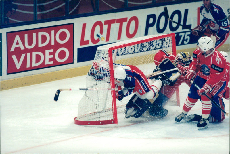 Ice Hockey World Cup 1995. USA-Norway - Vintage Photograph