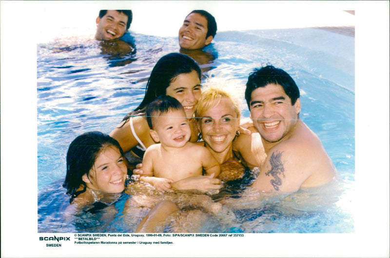 Football player Maradona vacates in Uruguay with the family - Vintage Photograph