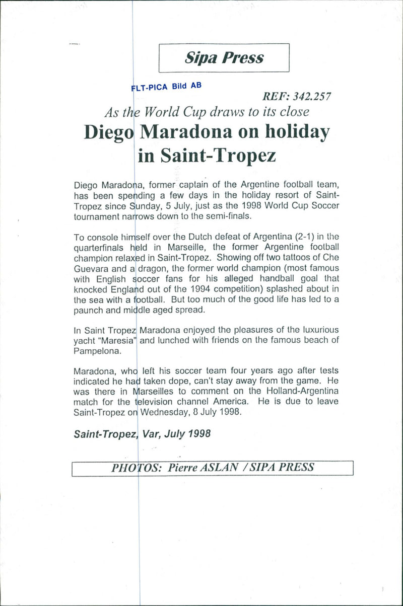 Diego Maradona vacates in Saint Tropez - Vintage Photograph