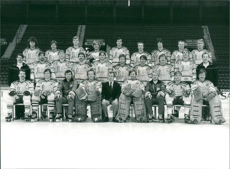 Ice Hockey: Three Crowns. Swedish World Cup Team 1983 - Vintage Photograph