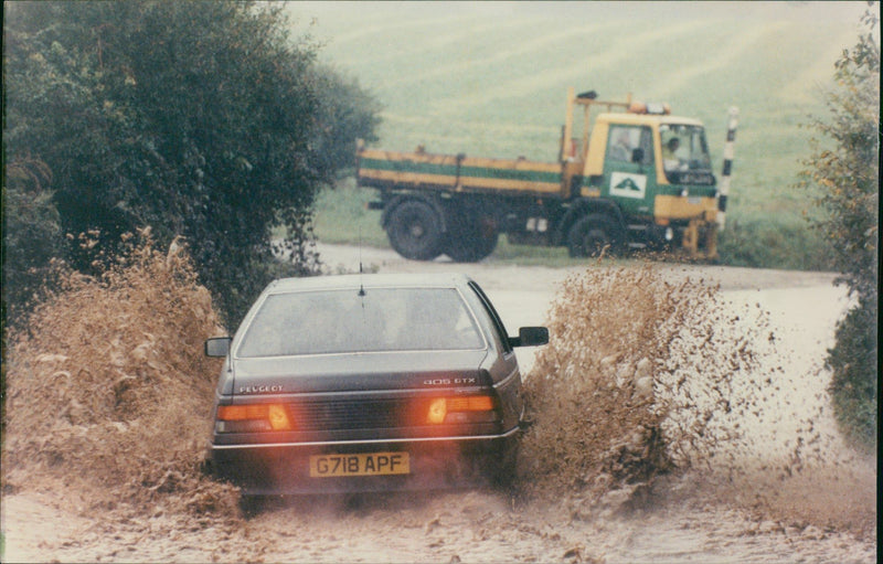 GOD STX PEUGEOT G718 APF
x 11cm wile pe 3 qira dees . Ringland floods : Octa STE - Vintage Photograph