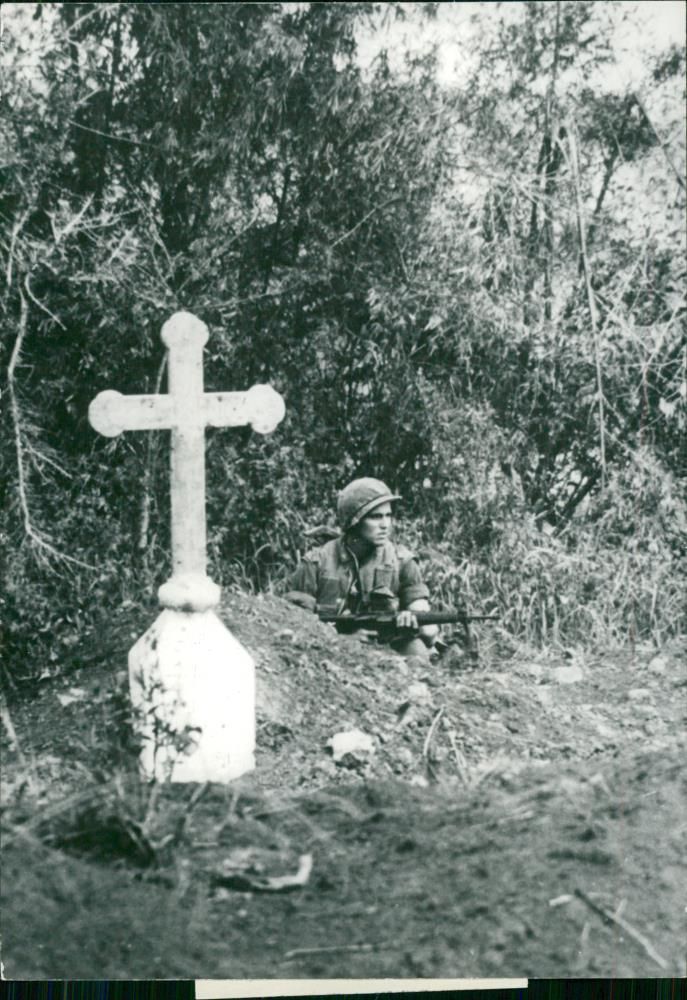 Vietnam war, gerilla, soldiers, war pictures - Vintage Photograph