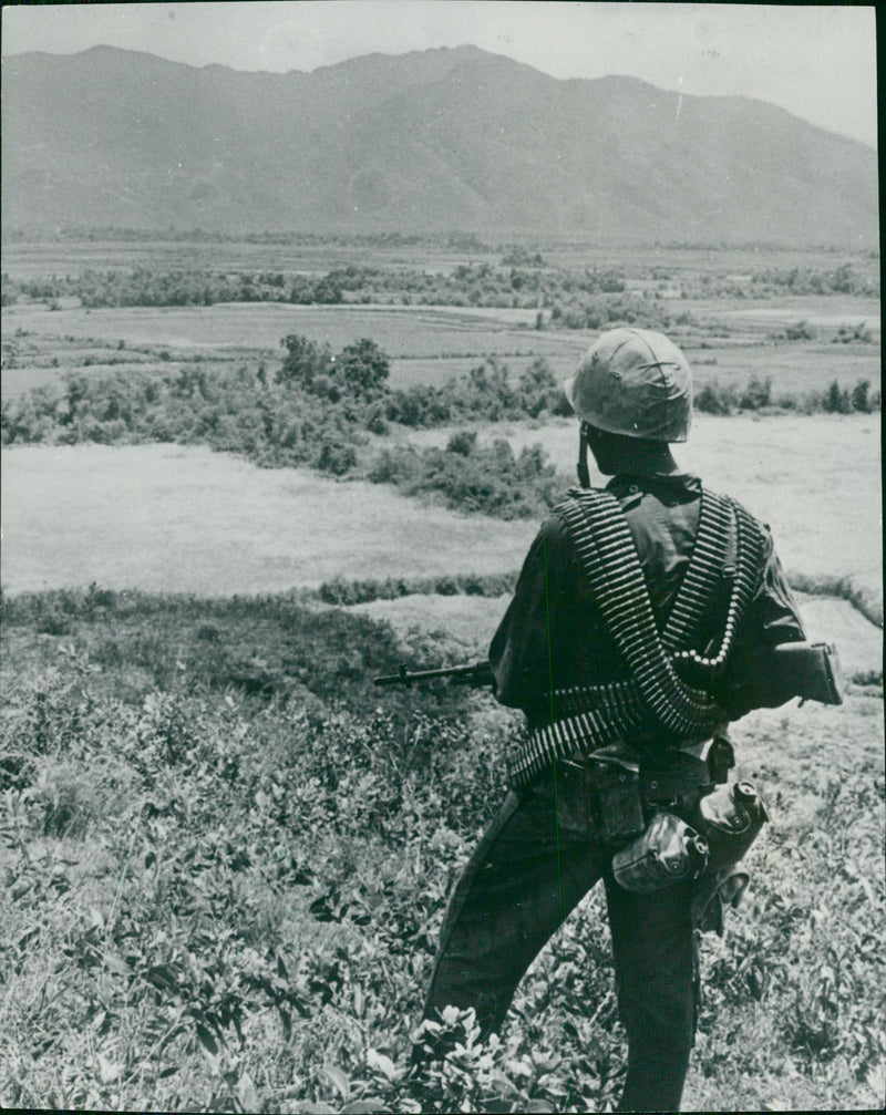 Vietnam war, gerilla, soldiers, war pictures - Vintage Photograph