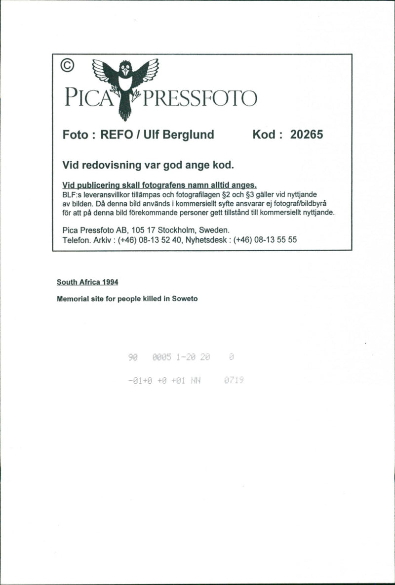 1994 MANDELA INSTALLED PRESIDENT PEOPLE CELEBRATE BERGLUND SWEDEN MUSIC - Vintage Photograph