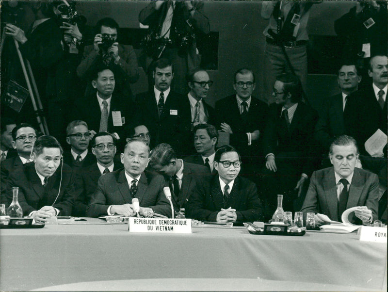 Vietnam War, Meetings and Conferences - Vintage Photograph