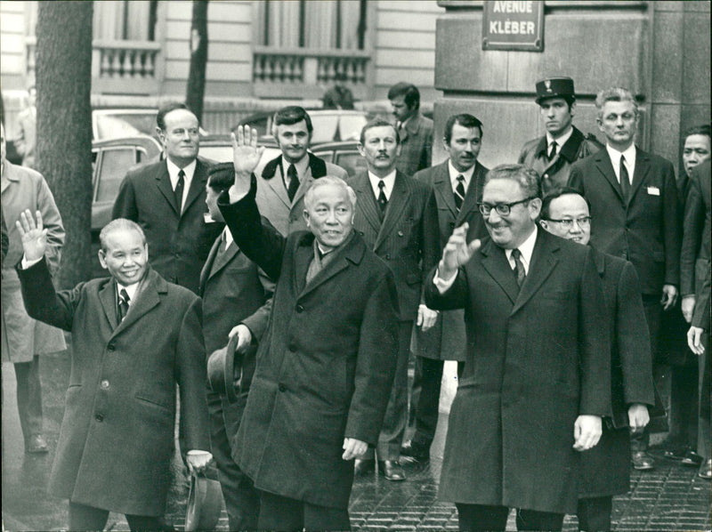 Vietnam War, Meetings and Conferences - Vintage Photograph