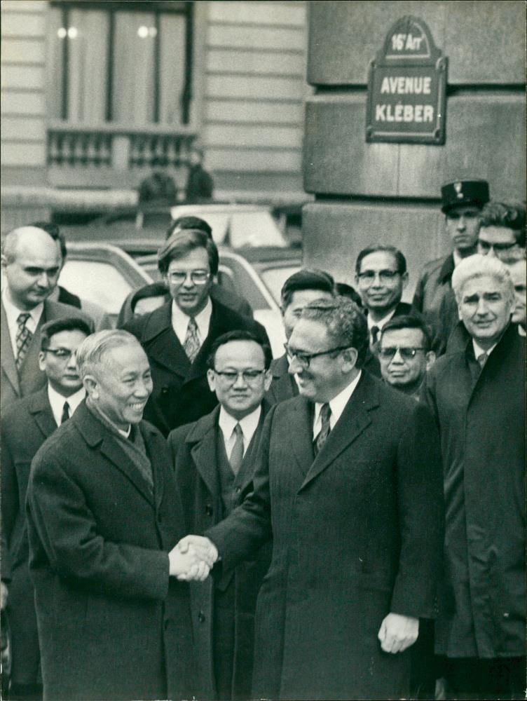 Vietnam War, Meetings and Conferences - Vintage Photograph