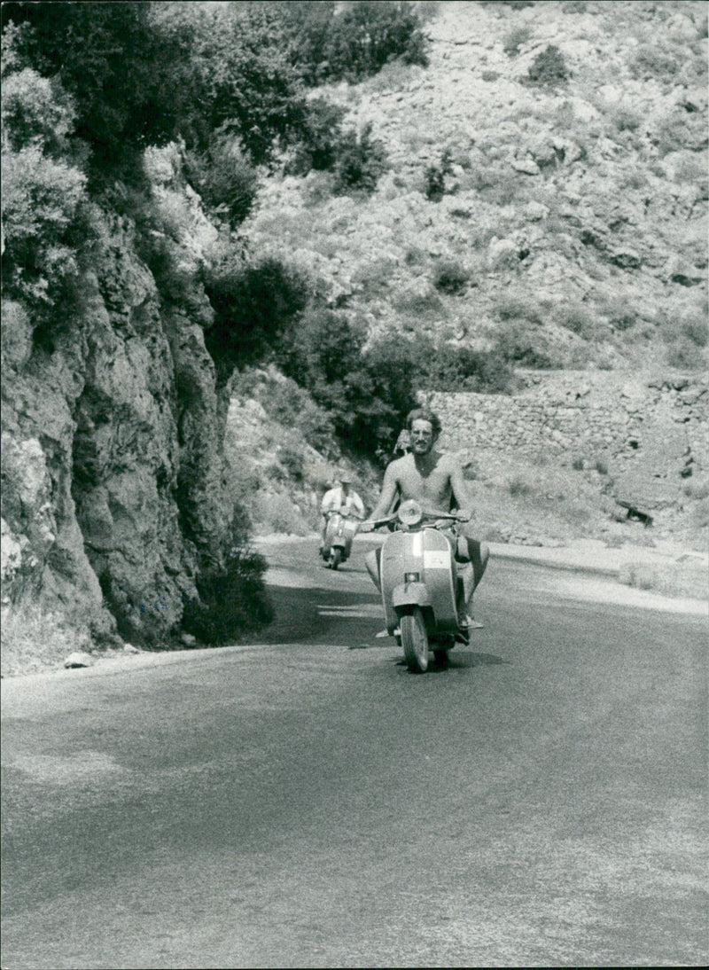 FEW YOUR LANDSCAPE GCH HOST KARLBERG BEAUTIFUL GET CLICHED ROTH - Vintage Photograph