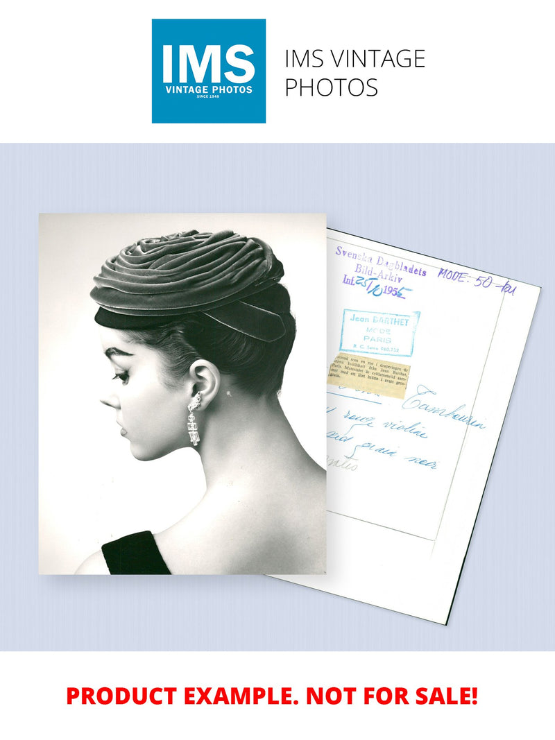 1990 MURDERED ANNETTE WADE OLD SLEEPER EARRING AND AVI PETER PAYNE PUBLISHED - Vintage Photograph